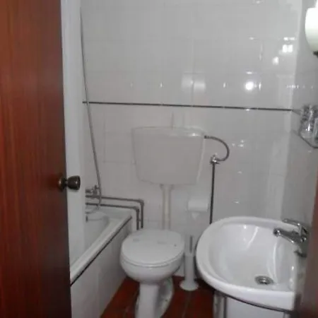 Dona Leonor 3* קלדס דה ריינה