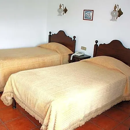 Dona Leonor Otel