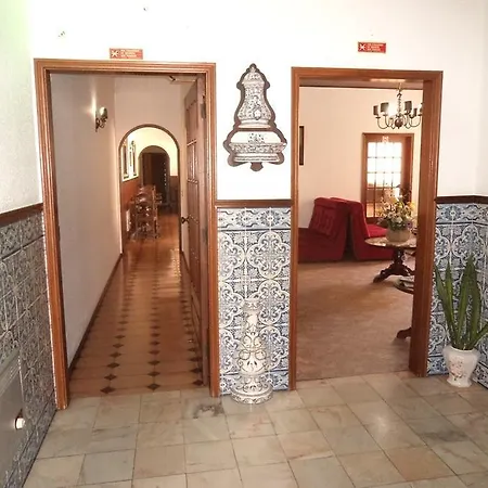 Dona Leonor מלון קלדס דה ריינה